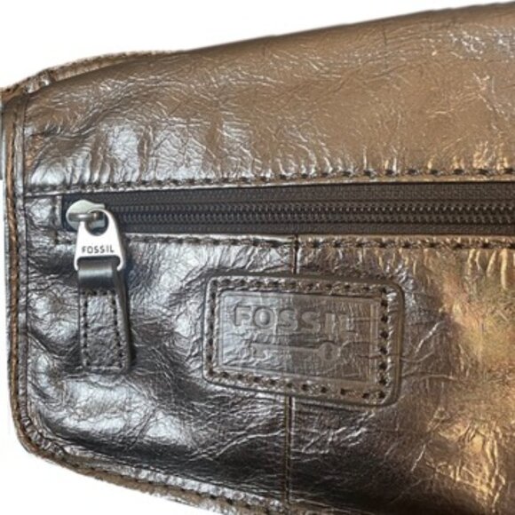 Fossil Champagne Silver Metallic Leather Crossbody Bag Brushed Nickel Pockets EC - Picture 9 of 10